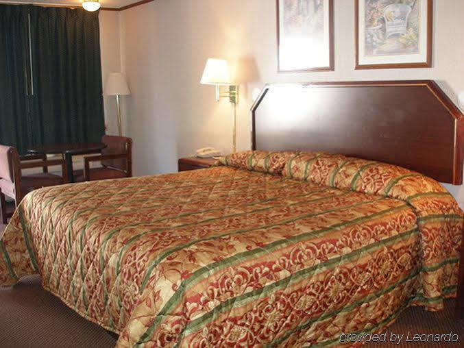 Red Carpet Inn Гринсборо Экстерьер фото